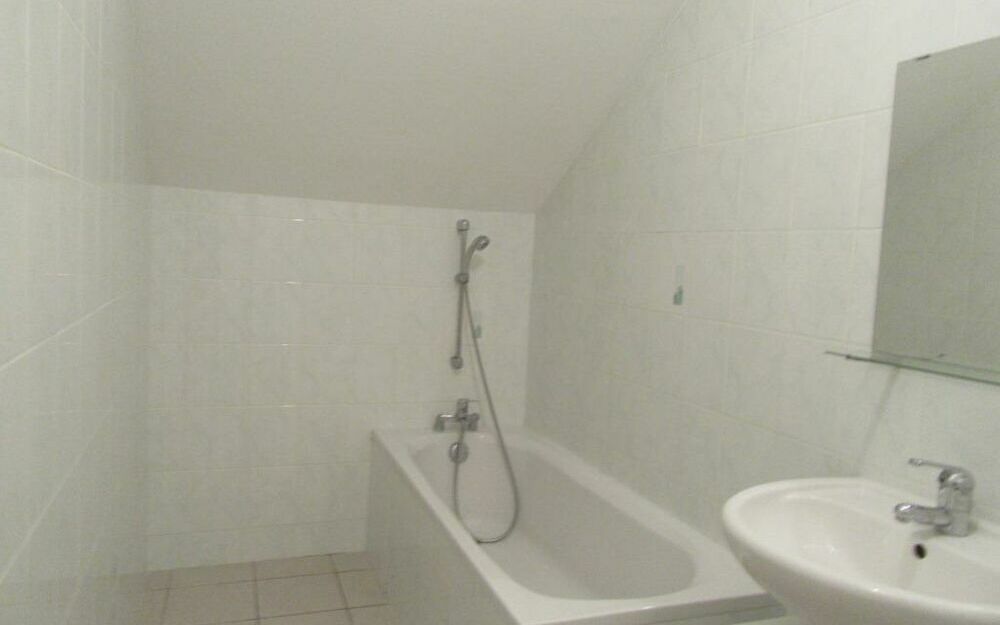 Appartement T2 : salle de bain étage
