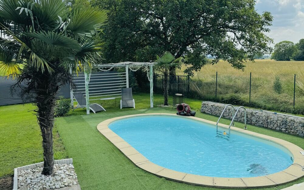 villa  avec piscine : Exterieur