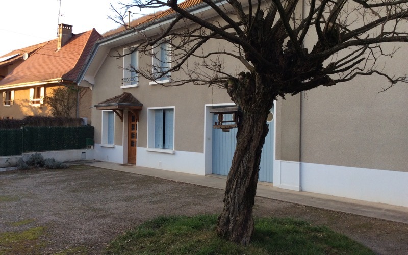 Maison de village  90,72m²